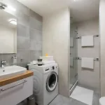 Luxury & Air-conditioned Osko Near The Center *